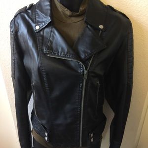 🖤BLACK LEATHER JACKET🖤